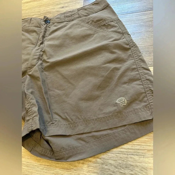 Mountain Hardwear Hiking Shorts Brown Tan - Picture 2 of 9